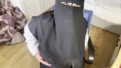 A Turkish chick with cool eyes in a hijab jacks in pantyhose