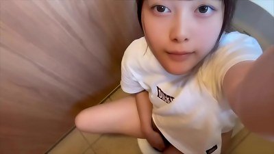 [Toilet masturbation] I jacked so much that my cunny was soaking wet... I squirted a plenty of today too.