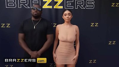 BRAZZERS - Violet Myers demonstrates off her bulls eye to Paparazi